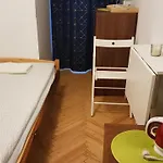 Hostel Niebieski Meander Blisko Metra *