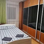 Niebieski Meander Blisko Metra Hostel Varşova