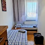 Niebieski Meander Blisko Metra *