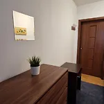 Niebieski Meander Blisko Metra *