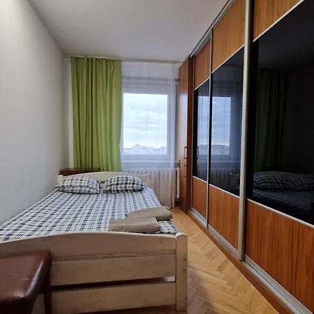 Niebieski Meander Blisko Metra Auberge de jeunesse