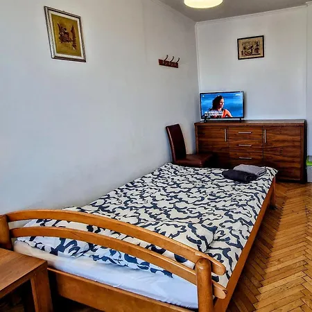 Niebieski Meander Blisko Metra Auberge de jeunesse *