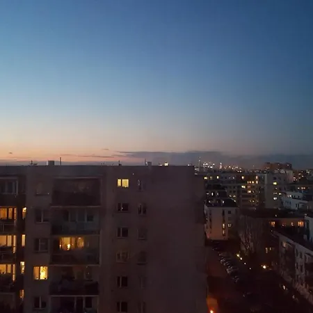 Niebieski Meander Blisko Metra Hostel *