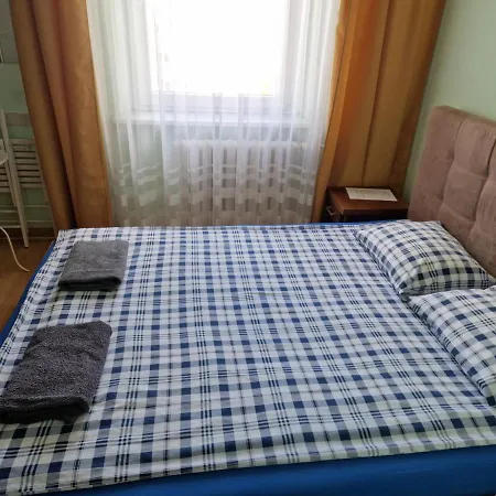 Niebieski Meander Blisko Metra *