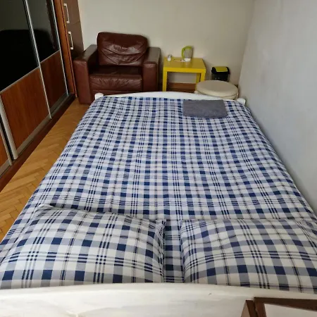 Niebieski Meander Blisko Metra