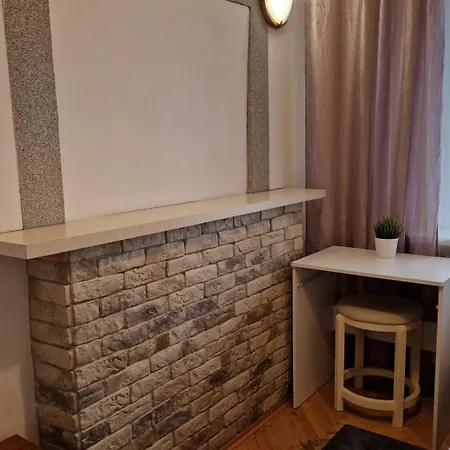 Niebieski Meander Blisko Metra *