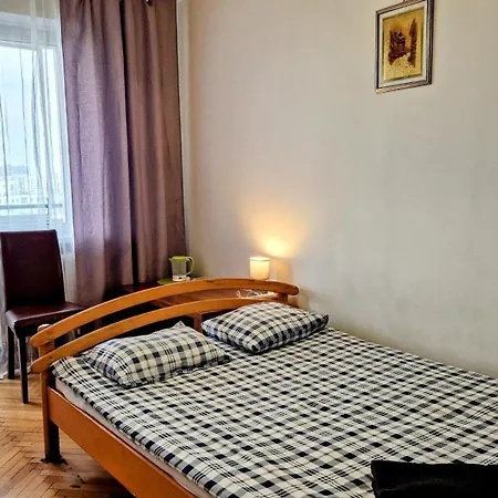 Niebieski Meander Blisko Metra