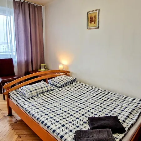 Niebieski Meander Blisko Metra Auberge de jeunesse