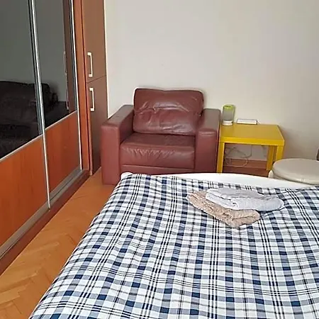 بيت شباب Niebieski Meander Blisko Metra وارسو