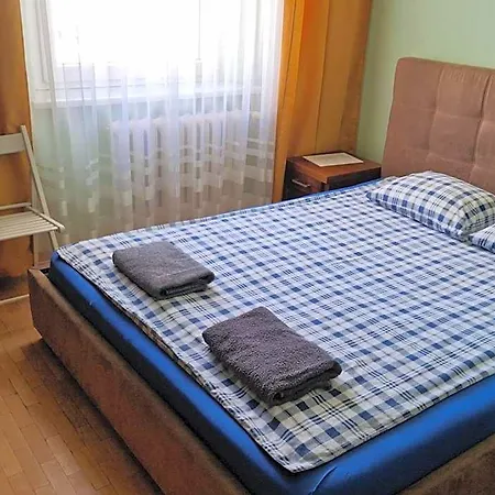 بيت شباب Niebieski Meander Blisko Metra وارسو