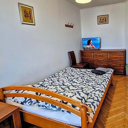 Niebieski Meander Blisko Metra بيت شباب