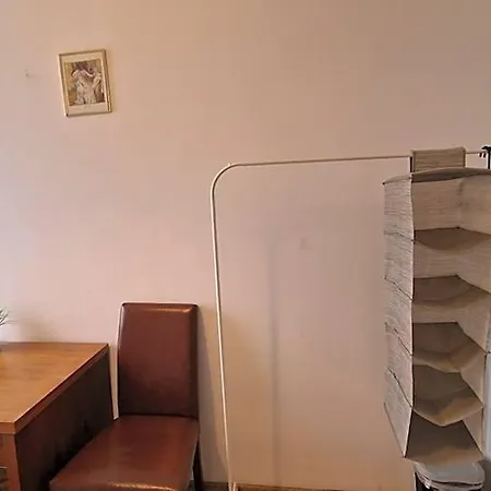 Niebieski Meander Blisko Metra بيت شباب