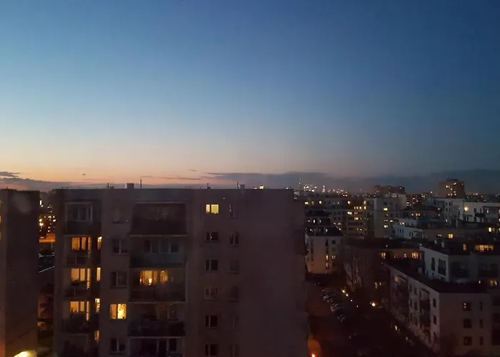 Niebieski Meander Blisko Metra Hostel *