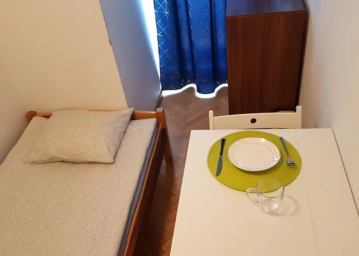 Niebieski Meander Blisko Metra