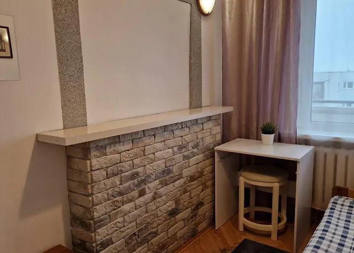 Niebieski Meander Blisko Metra *