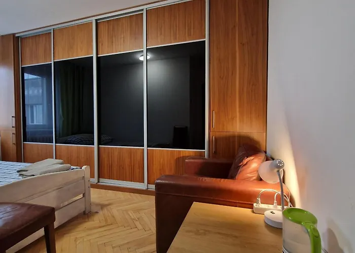 Niebieski Meander Blisko Metra