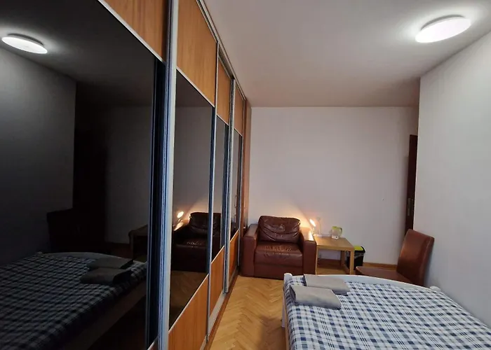 Hostel Niebieski Meander Blisko Metra *