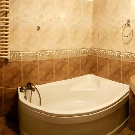 Niebieski Meander Blisko Metra Hostel Varşova