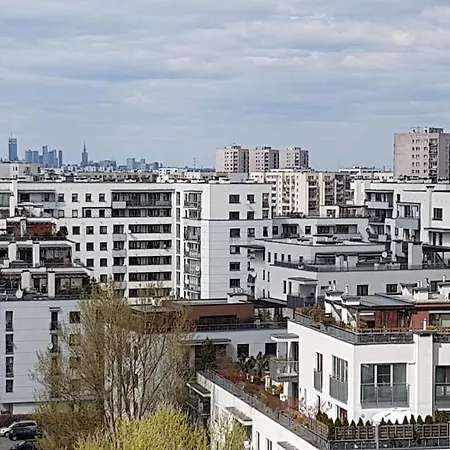 Niebieski Meander Blisko Metra Hostel