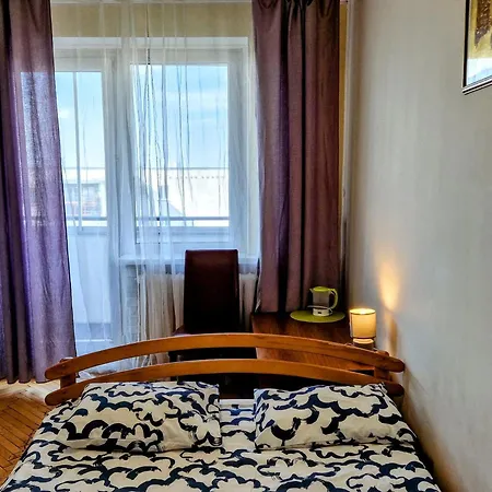 Hostel Niebieski Meander Blisko Metra Varşova